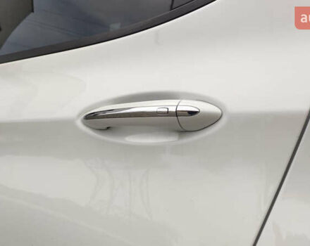 Белый Шевроле Bolt EV, объемом двигателя 0 л и пробегом 230 тыс. км за 12900 $, фото 27 на Automoto.ua