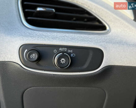 Шевроле Bolt EV 2018 в Одессе на Automoto.ua Белый Шевроле Bolt EV, объемом двигателя 0 л и пробегом 43 тыс. км за 17500 $, фото 48 на Automoto.ua