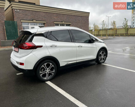 Белый Шевроле Bolt EV, объемом двигателя 0 л и пробегом 64 тыс. км за 14300 $, фото 6 на Automoto.ua