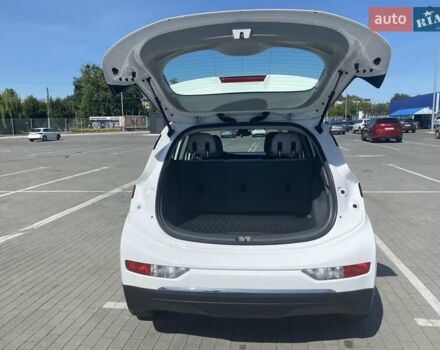 Білий Шевроле Bolt EV, об'ємом двигуна 0 л та пробігом 55 тис. км за 14900 $, фото 2 на Automoto.ua