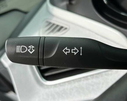 Белый Шевроле Bolt EV, объемом двигателя 0 л и пробегом 30 тыс. км за 16800 $, фото 29 на Automoto.ua