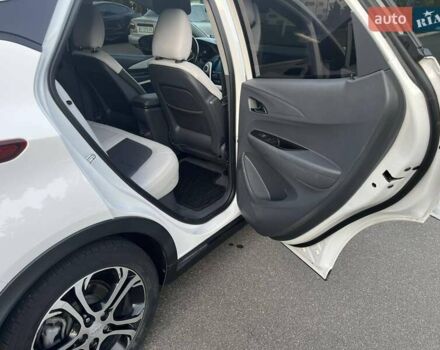 Белый Шевроле Bolt EV, объемом двигателя 0 л и пробегом 92 тыс. км за 14700 $, фото 15 на Automoto.ua