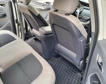 Шевроле Bolt EV 2018 в Днепре (Днепропетровске) на Automoto.ua Белый Шевроле Bolt EV, объемом двигателя 0 л и пробегом 182 тыс. км за 15000 $, фото 1 на Automoto.ua