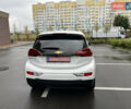 Белый Шевроле Bolt EV, объемом двигателя 0 л и пробегом 64 тыс. км за 14300 $, фото 8 на Automoto.ua