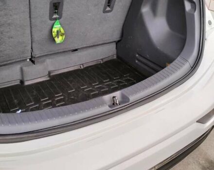 Шевроле Bolt EV 2018 в Днепре (Днепропетровске) на Automoto.ua Белый Шевроле Bolt EV, объемом двигателя 0 л и пробегом 182 тыс. км за 15000 $, фото 4 на Automoto.ua