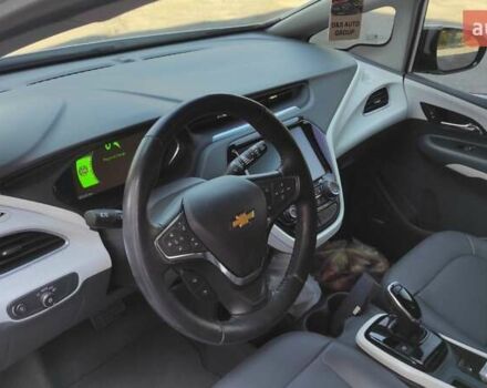 Белый Шевроле Bolt EV, объемом двигателя 0 л и пробегом 90 тыс. км за 17000 $, фото 3 на Automoto.ua