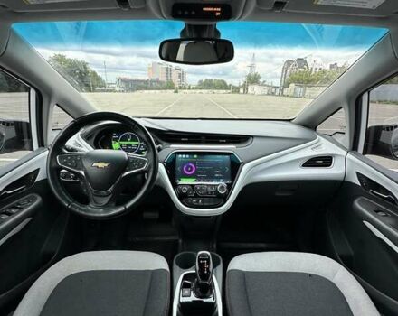 Белый Шевроле Bolt EV, объемом двигателя 0 л и пробегом 30 тыс. км за 16800 $, фото 15 на Automoto.ua