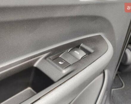 Белый Шевроле Bolt EV, объемом двигателя 0 л и пробегом 230 тыс. км за 12900 $, фото 49 на Automoto.ua