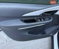 Белый Шевроле Bolt EV, объемом двигателя 0 л и пробегом 155 тыс. км за 14199 $, фото 18 на Automoto.ua