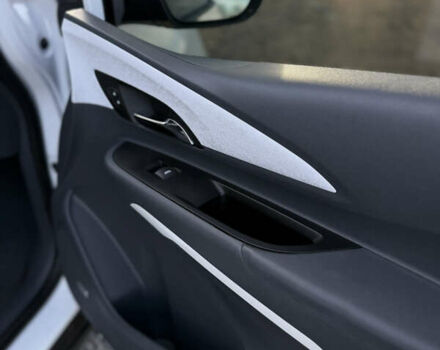 Білий Шевроле Bolt EV, об'ємом двигуна 0 л та пробігом 92 тис. км за 17000 $, фото 12 на Automoto.ua