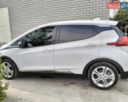 Шевроле Bolt EV 2018 в Днепре (Днепропетровске) на Automoto.ua Белый Шевроле Bolt EV, объемом двигателя 0 л и пробегом 182 тыс. км за 15000 $, фото 5 на Automoto.ua