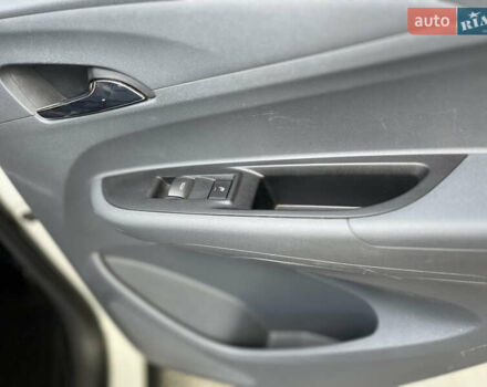 Білий Шевроле Bolt EV, об'ємом двигуна 0 л та пробігом 132 тис. км за 14400 $, фото 6 на Automoto.ua