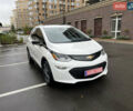 Белый Шевроле Bolt EV, объемом двигателя 0 л и пробегом 64 тыс. км за 14300 $, фото 2 на Automoto.ua