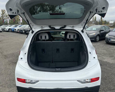 Шевроле Bolt EV 2018 в Буче на Automoto.ua Белый Шевроле Bolt EV, объемом двигателя 0 л и пробегом 30 тыс. км за 16800 $, фото 12 на Automoto.ua