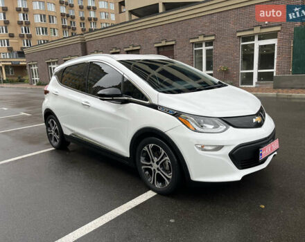 Белый Шевроле Bolt EV, объемом двигателя 0 л и пробегом 64 тыс. км за 14300 $, фото 3 на Automoto.ua