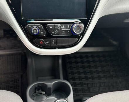 Білий Шевроле Bolt EV, об'ємом двигуна 0 л та пробігом 47 тис. км за 17500 $, фото 16 на Automoto.ua