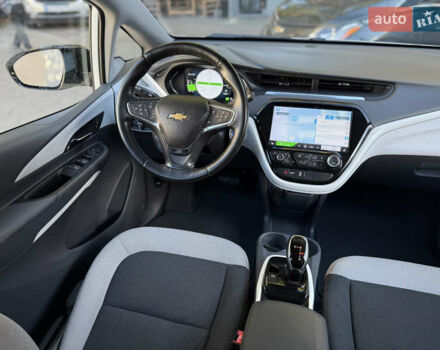 Шевроле Bolt EV 2018 в Одессе на Automoto.ua Белый Шевроле Bolt EV, объемом двигателя 0 л и пробегом 43 тыс. км за 17500 $, фото 44 на Automoto.ua