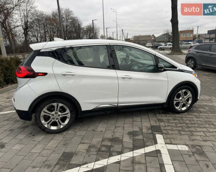 Белый Шевроле Bolt EV, объемом двигателя 0 л и пробегом 146 тыс. км за 13700 $, фото 19 на Automoto.ua