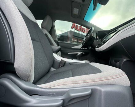 Шевроле Bolt EV 2018 в Буче на Automoto.ua Белый Шевроле Bolt EV, объемом двигателя 0 л и пробегом 30 тыс. км за 16800 $, фото 23 на Automoto.ua