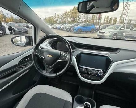 Белый Шевроле Bolt EV, объемом двигателя 0 л и пробегом 30 тыс. км за 16400 $, фото 26 на Automoto.ua