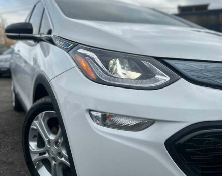 Шевроле Bolt EV 2018 в Буче на Automoto.ua Белый Шевроле Bolt EV, объемом двигателя 0 л и пробегом 30 тыс. км за 16800 $, фото 2 на Automoto.ua