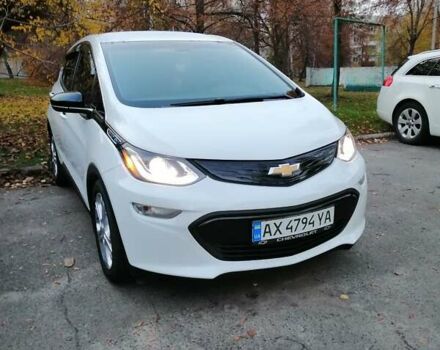 Белый Шевроле Bolt EV, объемом двигателя 0 л и пробегом 29 тыс. км за 17900 $, фото 3 на Automoto.ua