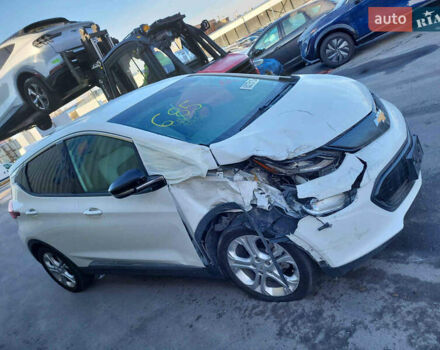 Белый Шевроле Bolt EV, объемом двигателя 0 л и пробегом 60 тыс. км за 11600 $, фото 14 на Automoto.ua