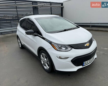 Белый Шевроле Bolt EV, объемом двигателя 0 л и пробегом 58 тыс. км за 16499 $, фото 20 на Automoto.ua