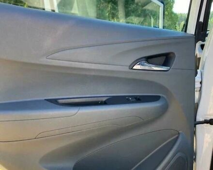 Белый Шевроле Bolt EV, объемом двигателя 0 л и пробегом 136 тыс. км за 14000 $, фото 6 на Automoto.ua