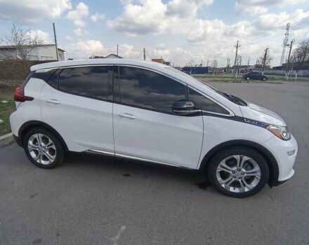Белый Шевроле Bolt EV, объемом двигателя 0 л и пробегом 105 тыс. км за 19500 $, фото 5 на Automoto.ua