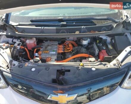 Белый Шевроле Bolt EV, объемом двигателя 0 л и пробегом 75 тыс. км за 3700 $, фото 10 на Automoto.ua