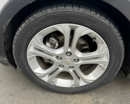 Белый Шевроле Bolt EV, объемом двигателя 0 л и пробегом 58 тыс. км за 16499 $, фото 24 на Automoto.ua