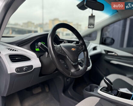 Белый Шевроле Bolt EV, объемом двигателя 0 л и пробегом 58 тыс. км за 16499 $, фото 27 на Automoto.ua