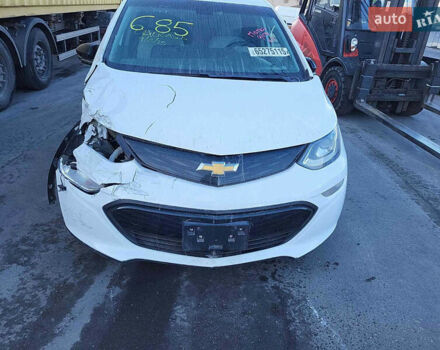 Белый Шевроле Bolt EV, объемом двигателя 0 л и пробегом 60 тыс. км за 11600 $, фото 12 на Automoto.ua
