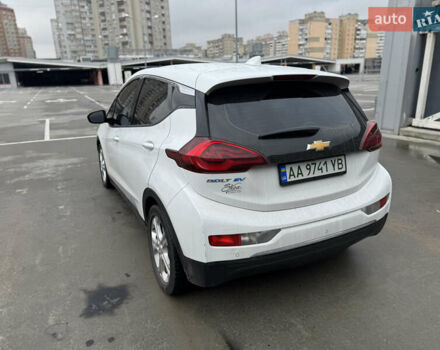 Белый Шевроле Bolt EV, объемом двигателя 0 л и пробегом 58 тыс. км за 16499 $, фото 8 на Automoto.ua