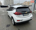 Белый Шевроле Bolt EV, объемом двигателя 0 л и пробегом 58 тыс. км за 16499 $, фото 8 на Automoto.ua