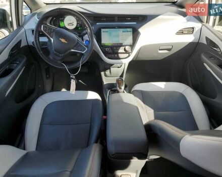 Белый Шевроле Bolt EV, объемом двигателя 0 л и пробегом 75 тыс. км за 3700 $, фото 7 на Automoto.ua