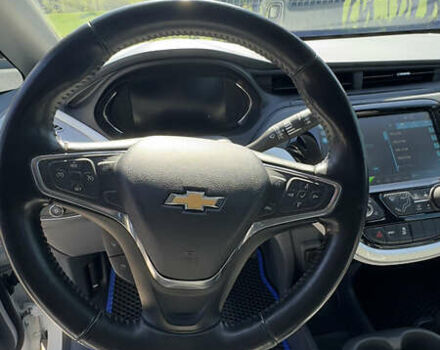 Белый Шевроле Bolt EV, объемом двигателя 0 л и пробегом 77 тыс. км за 16300 $, фото 10 на Automoto.ua