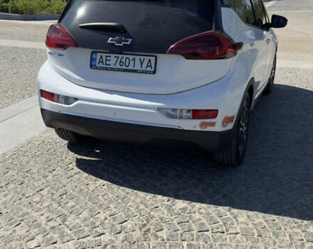 Белый Шевроле Bolt EV, объемом двигателя 0 л и пробегом 77 тыс. км за 16300 $, фото 16 на Automoto.ua