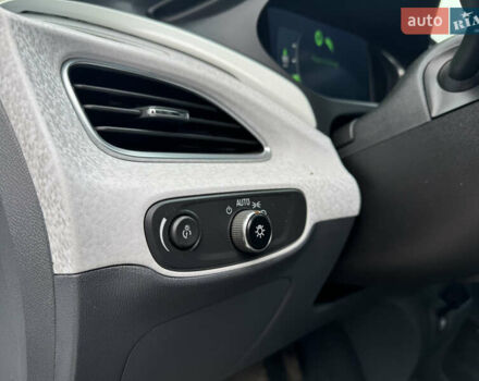 Белый Шевроле Bolt EV, объемом двигателя 0 л и пробегом 58 тыс. км за 16499 $, фото 28 на Automoto.ua