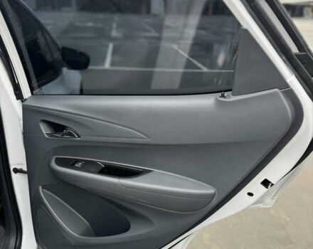 Белый Шевроле Bolt EV, объемом двигателя 0 л и пробегом 58 тыс. км за 16499 $, фото 35 на Automoto.ua