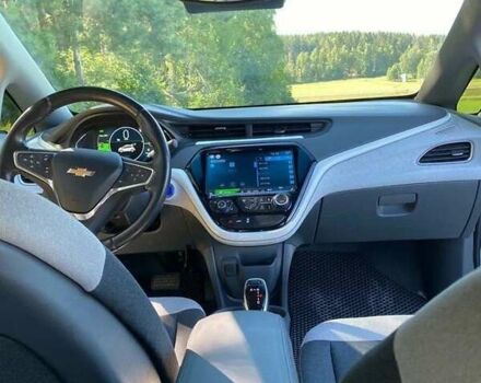 Белый Шевроле Bolt EV, объемом двигателя 0 л и пробегом 136 тыс. км за 14000 $, фото 3 на Automoto.ua