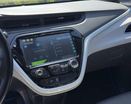 Белый Шевроле Bolt EV, объемом двигателя 0 л и пробегом 77 тыс. км за 16300 $, фото 9 на Automoto.ua