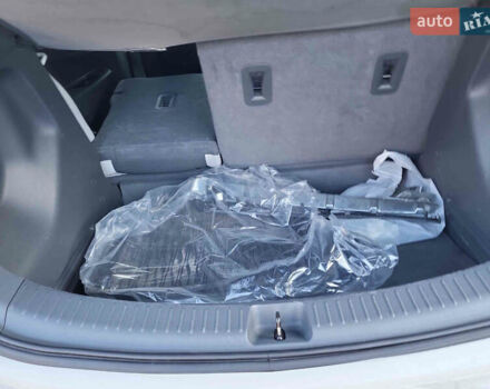 Белый Шевроле Bolt EV, объемом двигателя 0 л и пробегом 60 тыс. км за 11600 $, фото 8 на Automoto.ua