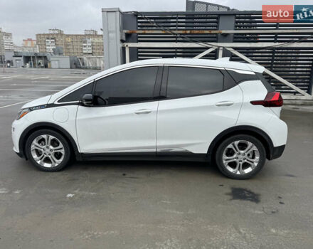 Белый Шевроле Bolt EV, объемом двигателя 0 л и пробегом 58 тыс. км за 16499 $, фото 4 на Automoto.ua