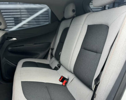 Белый Шевроле Bolt EV, объемом двигателя 0 л и пробегом 58 тыс. км за 16499 $, фото 32 на Automoto.ua