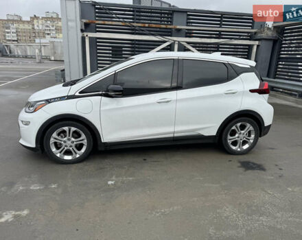 Белый Шевроле Bolt EV, объемом двигателя 0 л и пробегом 58 тыс. км за 16499 $, фото 3 на Automoto.ua