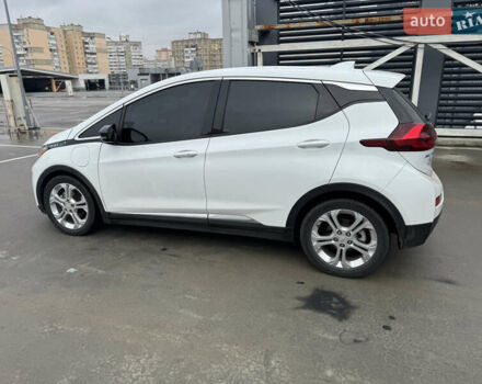 Белый Шевроле Bolt EV, объемом двигателя 0 л и пробегом 58 тыс. км за 16499 $, фото 5 на Automoto.ua