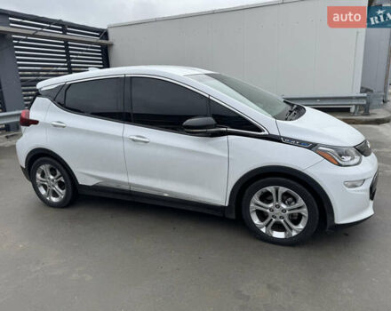 Белый Шевроле Bolt EV, объемом двигателя 0 л и пробегом 58 тыс. км за 16499 $, фото 18 на Automoto.ua