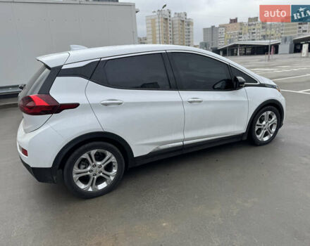 Белый Шевроле Bolt EV, объемом двигателя 0 л и пробегом 58 тыс. км за 16499 $, фото 15 на Automoto.ua